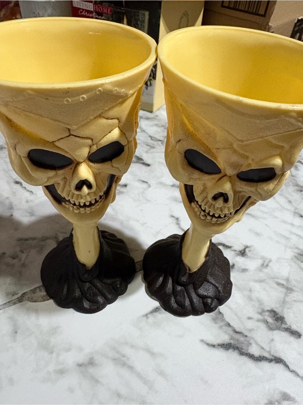 2010 Halloween Skull Goblets Set of 2 Spiderweb Base